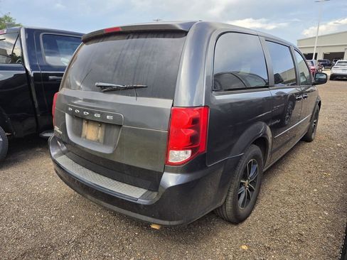 Used 2015 Dodge Grand Caravan SE w/ Quick Order Package 29E SE FWD image 4