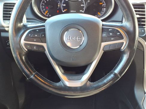 Used 2020 Jeep Grand Cherokee Laredo w/ Security & Convenience Group AWD/4WD image 13