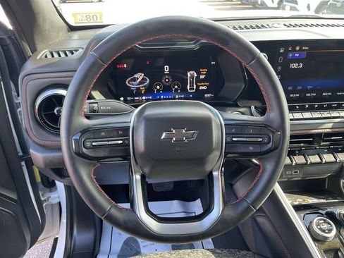 Used 2024 Chevrolet Colorado Z71 w/ Z71 Convenience Package 2 AWD/4WD image 15