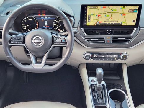 Used 2024 Nissan Altima 2.5 SL image 25