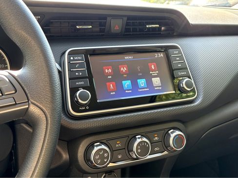 New 2025 Nissan Kicks Play S image 9