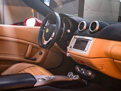 Certified 2014 Ferrari California image 42