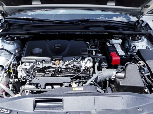 Certified 2022 Toyota Camry LE AWD/4WD image 15