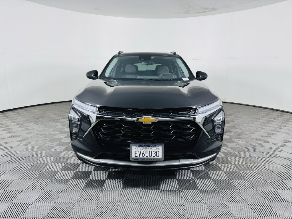 Used 2026 Chevrolet Trax LT FWD image 3