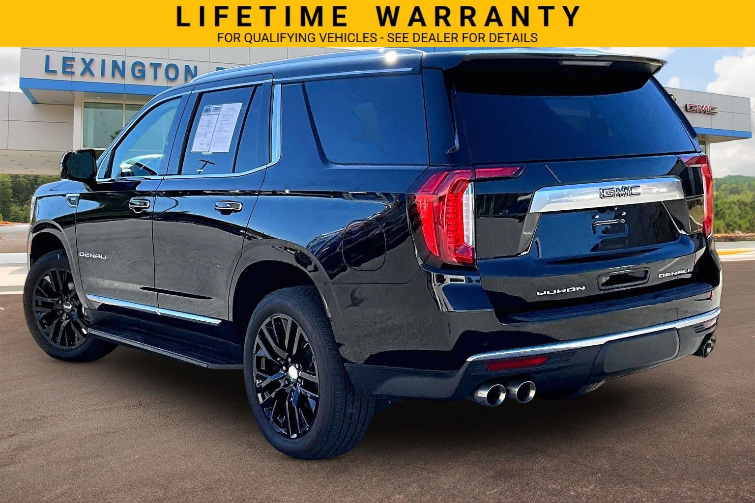 Used 2022 GMC Yukon Denali AWD/4WD image 2