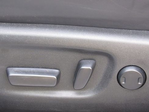 Used 2015 Toyota RAV4 Limited w/ Technology Package image 12