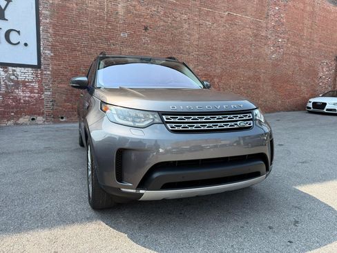 Used 2019 Land Rover Discovery HSE AWD/4WD image 2