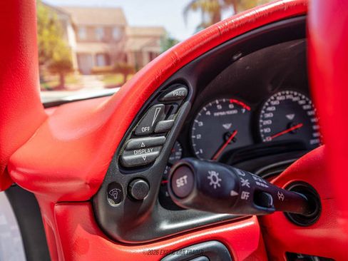Used 2004 Chevrolet Corvette Convertible w/ Preferred Equipment Group RWD image 33