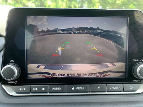 Used 2025 Nissan Rogue SV FWD image 15