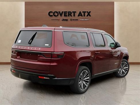 New 2025 Jeep Wagoneer L Series II image 5