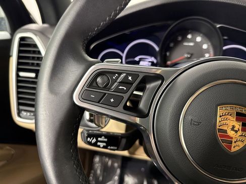 Certified 2023 Porsche Cayenne AWD/4WD image 38