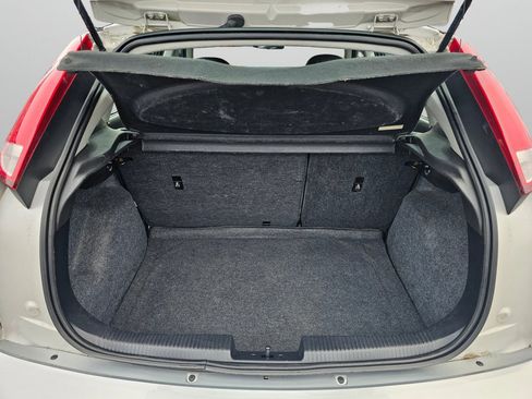 Used 2005 Ford Focus ZX5 Hatchback image 15