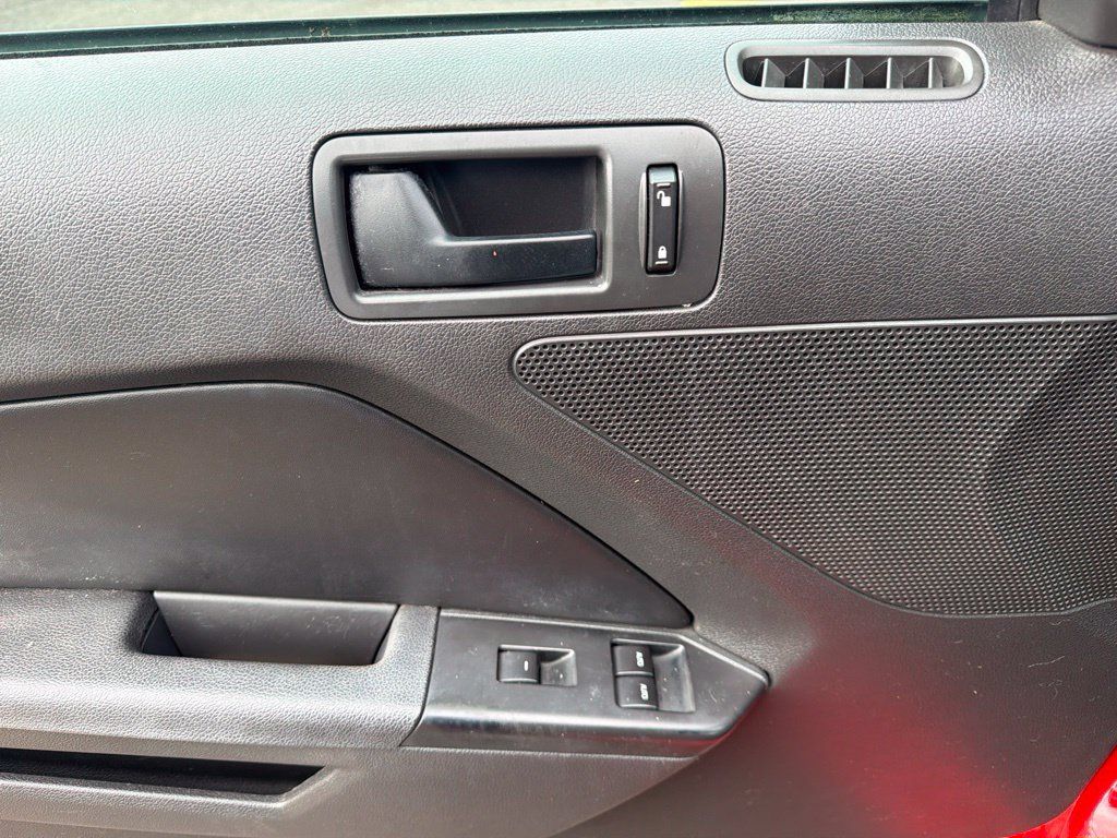 Used 2014 Ford Mustang Convertible RWD image 13