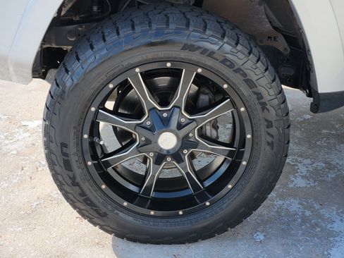 Used 2016 Toyota 4Runner SR5 AWD/4WD image 13