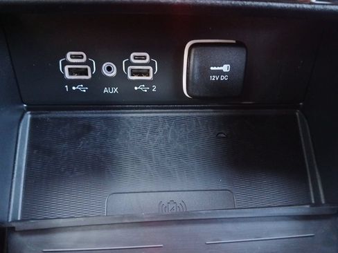 Used 2025 Jeep Grand Cherokee L Altitude AWD/4WD image 6