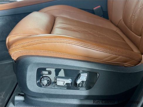 Used 2024 BMW X7 M60i w/ Executive Package image 20