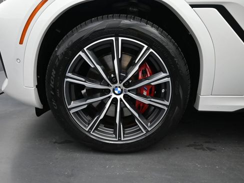 Used 2022 BMW X6 xDrive40i w/ Executive Package AWD/4WD image 4