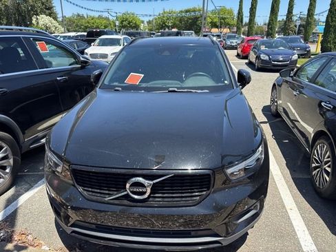 Used 2019 Volvo XC40 T5 R-Design AWD/4WD image 1