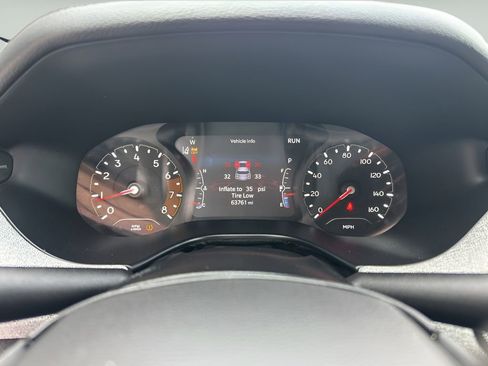 Used 2024 Jeep Compass Latitude image 17