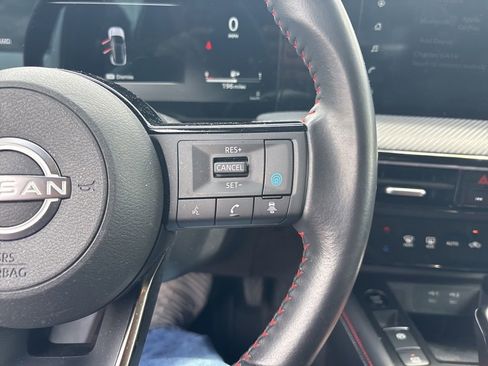 Used 2025 Nissan Kicks SR FWD image 18
