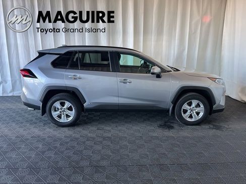 Used 2020 Toyota RAV4 XLE w/ XLE Grade Weather Package image 2