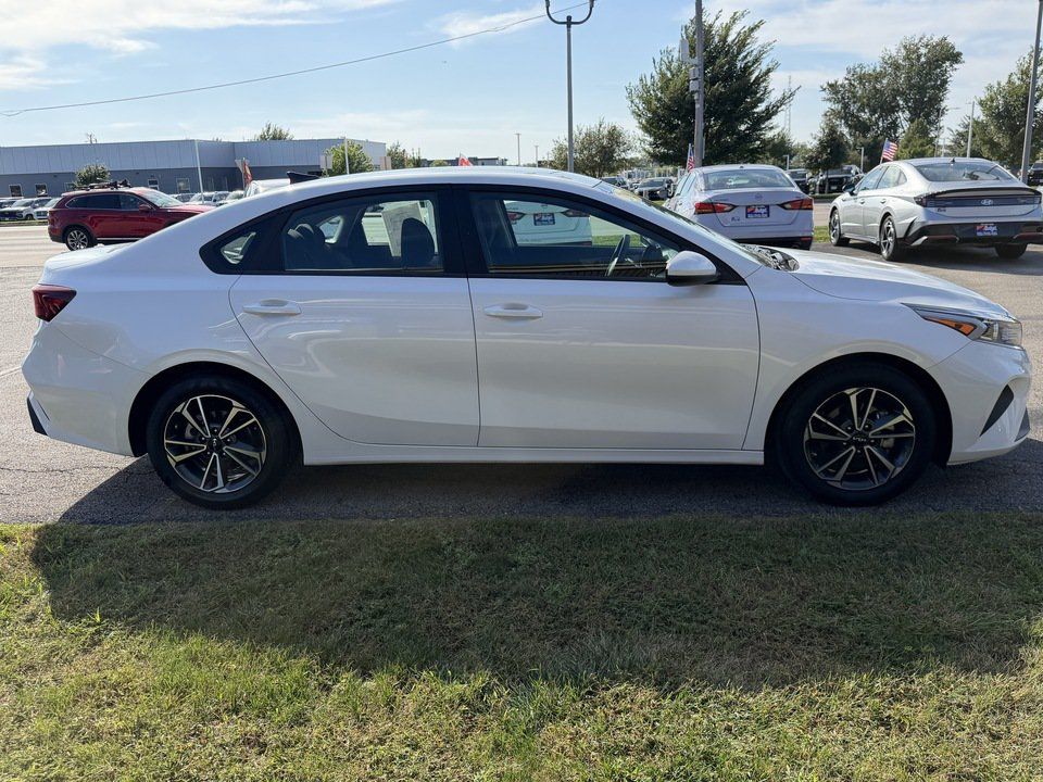 Used 2024 Kia Forte LXS FWD image 6