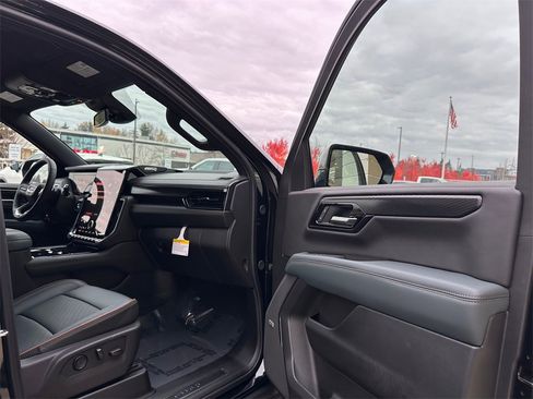 New 2026 GMC Yukon XL AT4 image 11