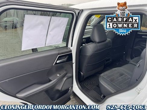 Used 2024 Mitsubishi Outlander SE Black Edition image 17