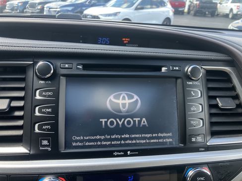Used 2015 Toyota Highlander Limited Platinum AWD/4WD image 27