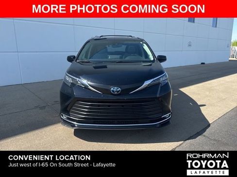 Used 2024 Toyota Sienna XLE w/ XLE Plus Package AWD/4WD image 2