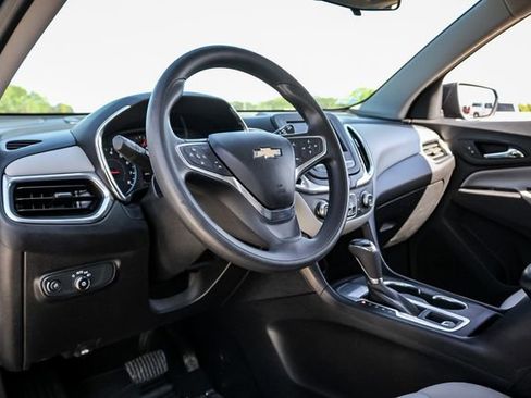 Used 2020 Chevrolet Equinox LS image 8