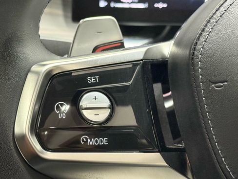 Used 2024 BMW 760i xDrive w/ Premium Package image 28