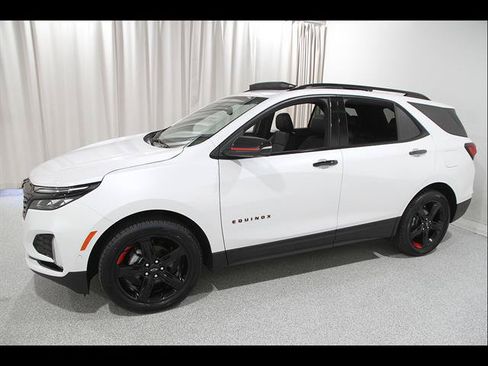 Used 2024 Chevrolet Equinox Premier AWD/4WD image 3