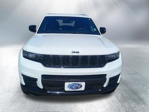 Used 2023 Jeep Grand Cherokee L Laredo AWD/4WD image 9