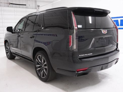 Used 2023 Cadillac Escalade Sport Platinum image 4