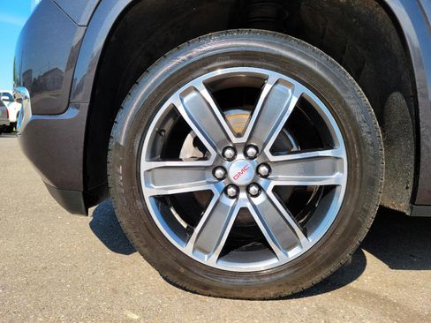Used 2019 GMC Acadia Denali w/ Technology Package AWD/4WD image 21