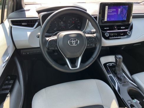 Used 2025 Toyota Corolla SE image 14