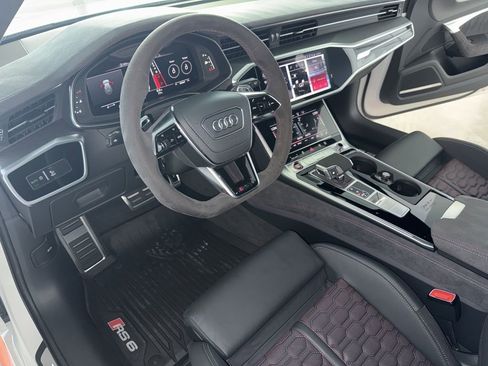 Used 2025 Audi RS 6 performance image 16