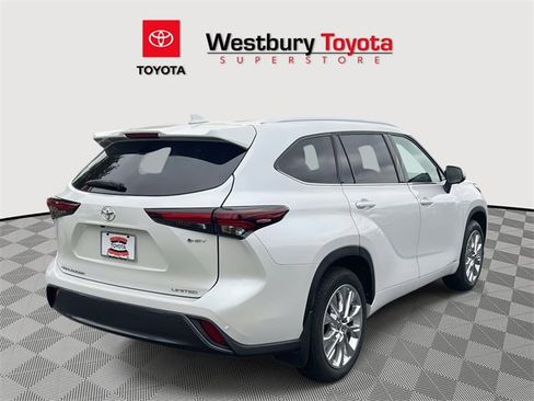 Certified 2025 Toyota Highlander Limited image 7