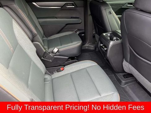 Used 2025 GMC Acadia AT4 AWD/4WD image 23