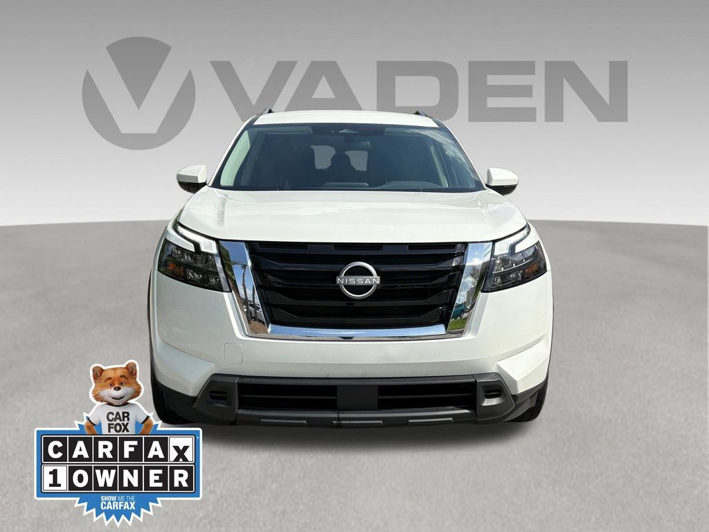 Used 2025 Nissan Pathfinder SV FWD image 2