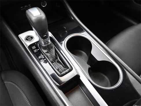 Used 2024 Nissan Altima 2.5 SV image 30