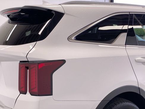 Used 2026 Kia Sorento S w/ S Panoramic Sunroof Package FWD image 10