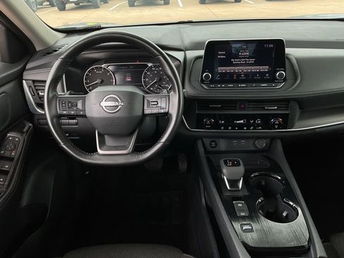 Used 2025 Nissan Rogue SV FWD image 12