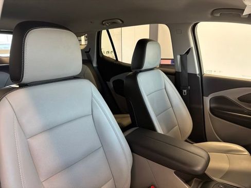 Used 2024 GMC Terrain SLT AWD/4WD image 39