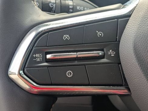 Used 2026 Chevrolet Traverse LT FWD image 17