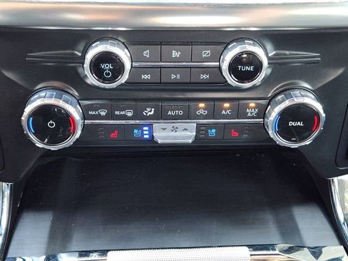 Used 2022 Ford F150 Lariat image 19