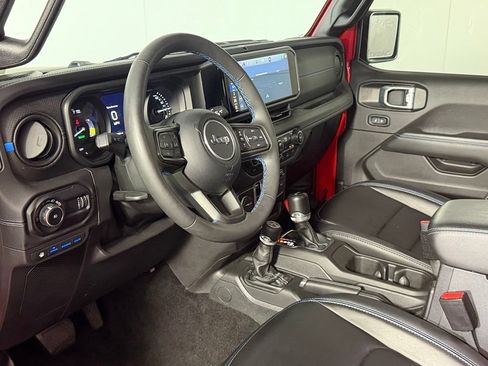 Used 2024 Jeep Wrangler Unlimited Rubicon 4xe AWD/4WD image 16