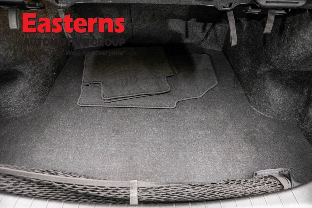 Used 2023 Nissan Maxima SR w/ Sport Mat Group FWD image 9