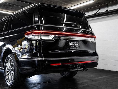 Used 2024 Lincoln Navigator L 4WD image 16